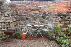 Courtyard - click for photo gallery